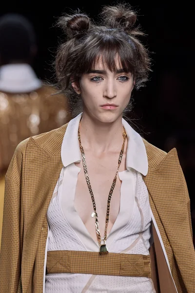 Look 53
